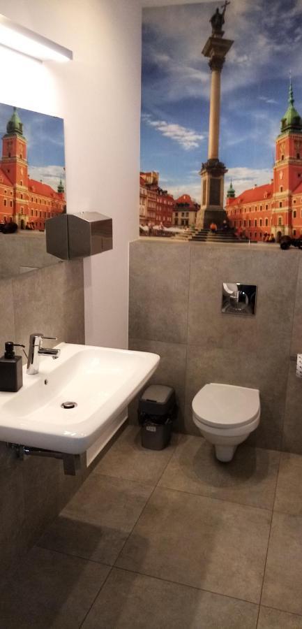 Hostel Sunrise Przy Dw. Zachodnim Varşovia Exterior foto