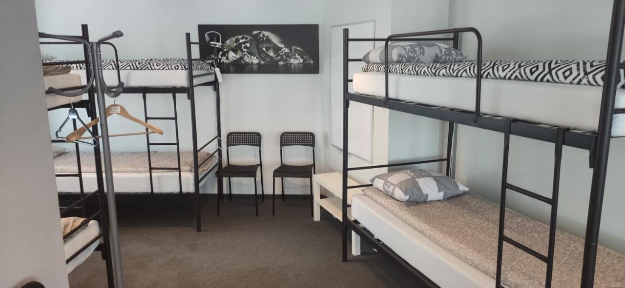 Hostel Sunrise Przy Dw. Zachodnim Varşovia Exterior foto