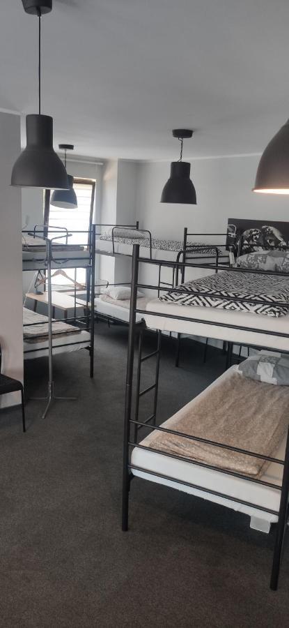 Hostel Sunrise Przy Dw. Zachodnim Varşovia Exterior foto
